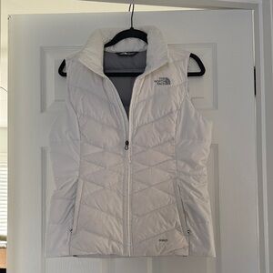 The North Face Women's Light Gray Quilted Vest